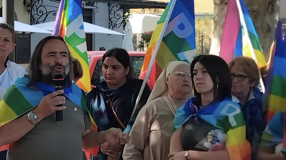 Arona, svolto corteo per la pace